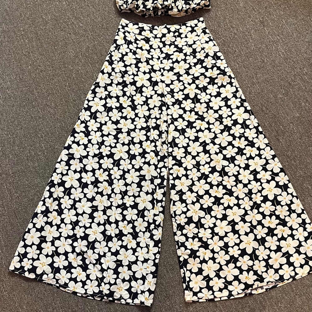 Matching Floral Crop Top and Palazzo Pants